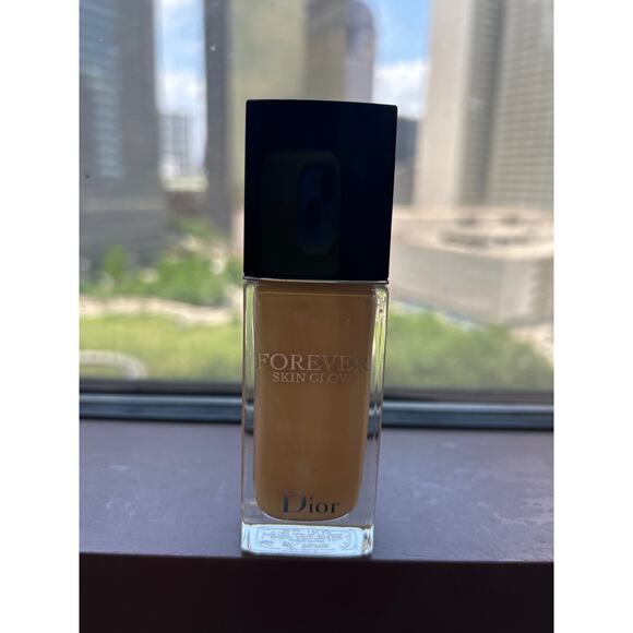 Dior Forever Skin Glow - Picture 1 of 2